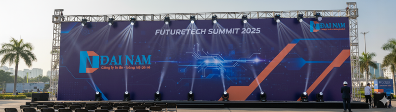 Backdrop sự kiện FutureTech Summit 2025 hoàn chỉnh với logo IN ĐẠI NAM.